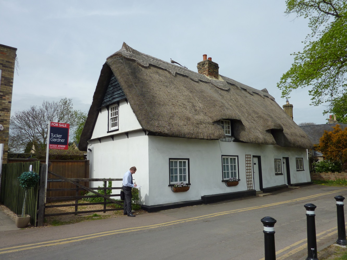 Histroci refurbishment works in Bromley, London, Kent & Surrey - thatched cottage